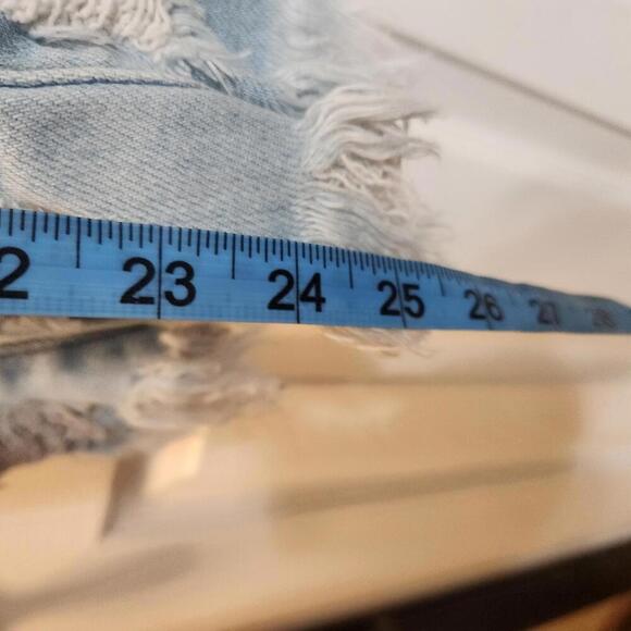 KanCan Women's Light Wash Skinny Jeans with Frayed Hem- 0/23 - Picture 7 of 9